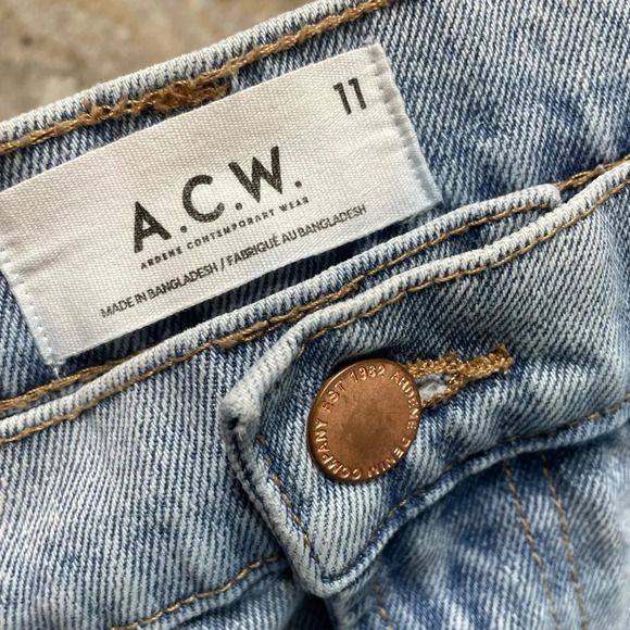 ARDENE A.C.W. STRAIGHT-LEG DENIM size 11= 30 Light wash - Picture 2 of 14